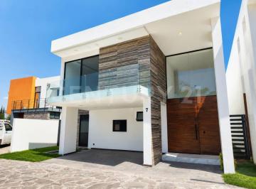 Casa en condominio · 270m² · 4 Recámaras · 2 Estacionamientos · Casa en Venta Punto Sur