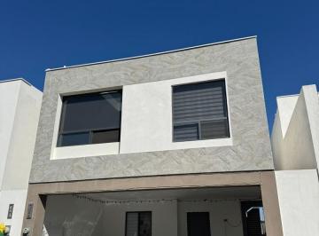Casa · 201m² · 3 Recámaras · 2 Estacionamientos · Casa en Fraccionamiento Arbórea Sector Linneo