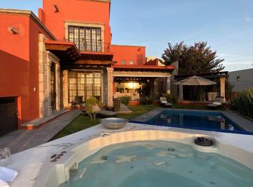 Casa de 4 habitaciones, San Miguel de Allende · Rento Hermosa Residencia en Ventanas de San Miguel Golf & Resort San Miguel de Allende Gto.