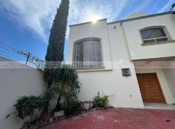 Casa · 251m² · 3 Recámaras · 2 Estacionamientos · Casa en Renta en Cadereyta