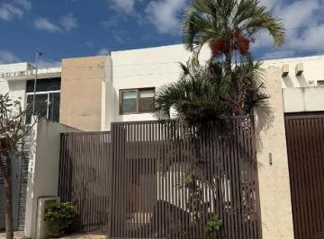 Casa · 286m² · 4 Recámaras · 2 Estacionamientos · Casa en Renta en Montebello - (4)