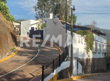 Casa · 250m² · 4 Recámaras · 2 Estacionamientos · Casa en Renta - (4)