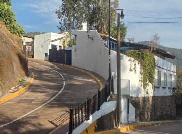 Casa · 250m² · 4 Recámaras · 2 Estacionamientos · Casa en Renta - (4)