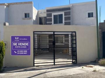 Casa · 93m² · 4 Recámaras · 2 Estacionamientos · Casa en Los Olivos