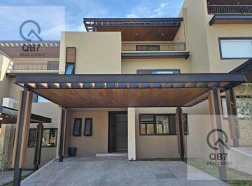Casa de 3 habitaciones, El Marqués · Renta Casa Villa Carriedo