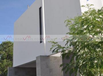Casa · 291m² · 3 Recámaras · 2 Estacionamientos · Casa en Venta en Amorada Privada Residencial