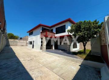 Casa · 274m² · 4 Recámaras · 10 Estacionamientos · Casa en Venta - (4)