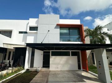 Casa · 235m² · 3 Recámaras · 2 Estacionamientos · Casa en Venta, en Aqua, 3 Recamaras, Alberca, Cuarto de Servicio, Cancun, Quintana Roo
