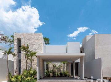 Casa · 270m² · 3 Recámaras · 2 Estacionamientos · Disfruta de Tu Casa Comoda y Lujosa en un Entorno Seguro y Pacifico