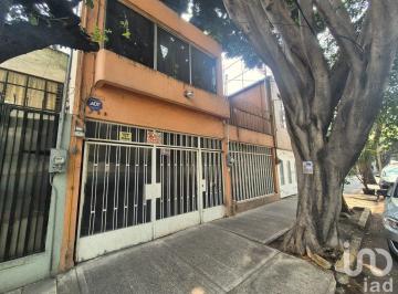 Casa · 380m² · 5 Recámaras · 1 Estacionamiento · Casa Para Remodelar en La Colonia del Valle Sur