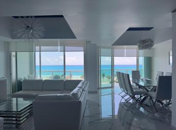Departamento · 240m² · 3 Recámaras · 2 Estacionamientos · Departamento en Renta Bay View Grand Zona Hotelera, Cancun.