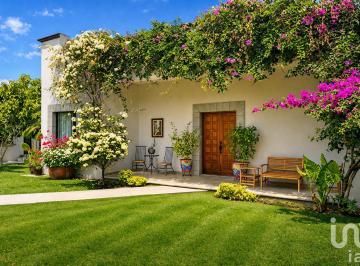 Casa · 278m² · 4 Recámaras · 2 Estacionamientos · Casa en Venta Una Planta, Parque Sumiya Cuernavaca, Morelos