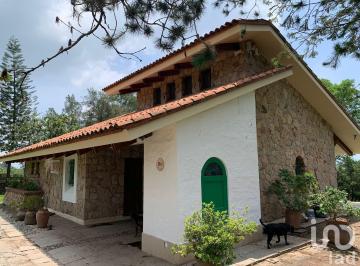 Casa · 267m² · 1 Recámara · 4 Estacionamientos · Casa en Venta en Fraccionamiento Hacienda La Herradura, Zapopan Jalisco