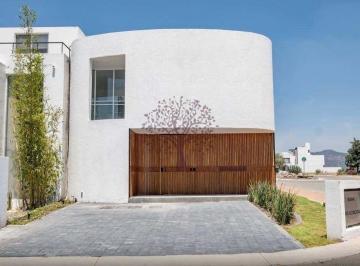 Casa · 200m² · 4 Recámaras · 2 Estacionamientos · Casa Nueva en Venta en Grand Preserve Juriquilla