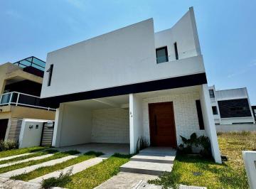52e1136c21bc018a49781add37398e78f600fbe36f998a4906220267712ebca5 · Casa en Venta en Veracruz con Alberca Fracc. Punta Tiburón