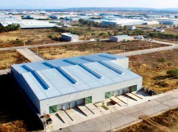 Bodega comercial · 1400m² · 10 Estacionamientos · Bodega Industrial - Silao