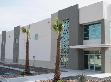 Bodega comercial · 16560m² · 170 Estacionamientos · Bodega / Nave Industrial en Renta en Queretaro
