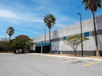 Bodega comercial · 7664m² · 40 Estacionamientos · Apodaca