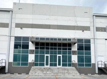 Bodega comercial · 3300m² · 4 Estacionamientos · Bodega Industrial en Santiago de Querétaro de 1,600 m²