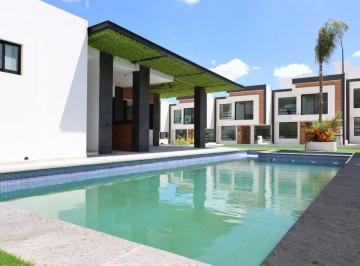 Casa en condominio · 237m² · 3 Recámaras · 2 Estacionamientos · Casa en Condominio en Venta en La Purísima