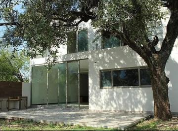 1 · Casa en La Joya Residencial