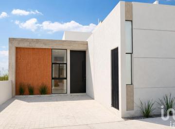 Casa · 97m² · 3 Recámaras · 1 Estacionamiento · Casa en Venta en Nuevo Fraccionamiento Residencial. 1 Nivel con Acabados de Primera Calidad.