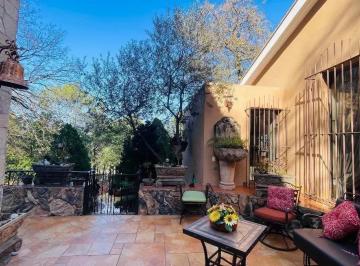 1 · Casa en Venta en Zona Chipinque