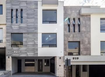 1 · Moderna Casa en Venta