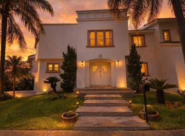 de8e0551c1cafc9e93ec773c38eb12a14556cfe7b84a188f398fb78fdd27f3c6 · Casa de Lujo con Alberca en Venta en Puerta de Hierro