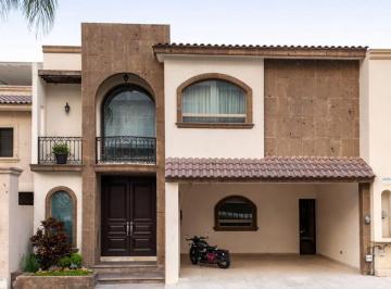 Casa de 3 habitaciones, Monterrey · Casa en Venta Cumbres 6d