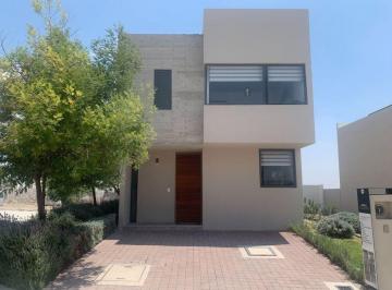 Casa en condominio · 116m² · 3 Recámaras · 2 Estacionamientos · Casa en Venta en Zakia
