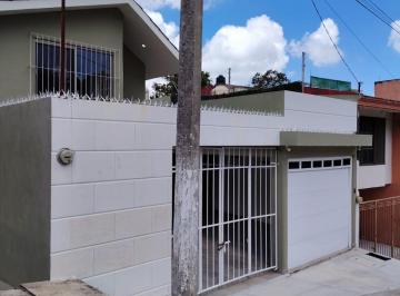 Casa de 3 habitaciones, Xalapa · Casa en Indeco Animas con 3 Habitaciones, Una en Planta Baja con Baño Completo.