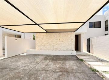 Casa de 3 habitaciones, Mérida · Casa en Venta en Privada en Cholul Merida de 3 Recamaras Alberca y Amenidades