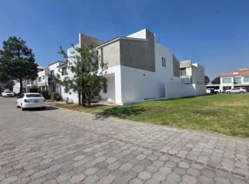 Casa · 3 Recámaras · 4 Estacionamientos · Casa Residencial Bakeira Condado del Valle
