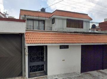 Casa de 4 habitaciones, Tlalpan · Casa en Pedregal, Tlalpan, con Jardin, 4 Recamaras, Cerca de Escuelas y Vias Rapidas.