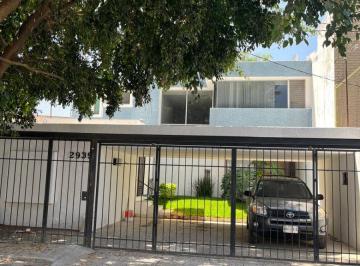 Casa de 4 habitaciones, Guadalajara · Amplia y Bonita Casa en Venta en Residencial Victoria