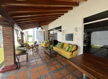 Casa en condominio · 516m² · 4 Recámaras · 2 Estacionamientos · Casa en Venta en Cuernavaca, Las Palmas