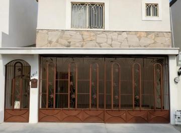 1 · Casa en Venta en Cima de Las Cumbres, Monterrey - Excelente Ubicación y Espacios Amplios