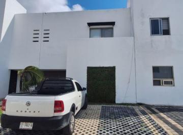 Casa de 3 habitaciones, Benito Juárez · Casa en Aqua Inn Cancún, 3 Recámaras, Patio Excedente y Excelente Ubicación