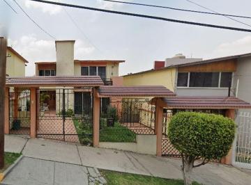 Casa de 4 habitaciones, Naucalpan de Juárez · Casa en Venta en Av de Los Ahuehuetes 105, Lomas de San Mateo, Naucalpan de Juárez, Méx.