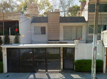 Casa de 3 habitaciones, Coyoacán · Vive con Estatus: Tu Nuevo Hogar en La Prestigiosa Colonia Country Club