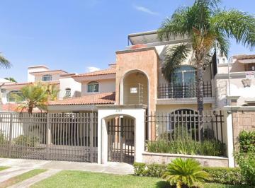 Casa de 4 habitaciones, Zapopan · Casa en Venta Enblvd. Bugambilias Num²181col Bugambilias, Zapopan Jalisco