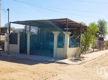 Casa · 75m² · 3 Recámaras · 2 Estacionamientos · Casa en Venta en Portales 4, Mexicali.