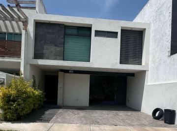 Casa en condominio de 4 habitaciones, León · Se Renta Casa Seminueva Amueblada o Sin Amueblar en Lomas Punta del Este