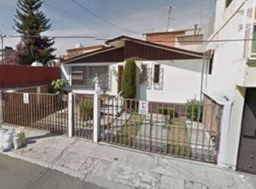 Casa de 4 habitaciones, Naucalpan de Juárez · Casa en Venta en Hacienda Cocoyoc 2, Modelo, Naucalpan de Juárez, Méx.