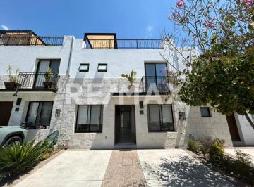 Casa de 4 habitaciones, Querétaro · Casa en Venta en El Refugio Querétaro