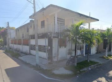 Casa de 4 habitaciones, Othón P. Blanco · Preciosa Propiedad en Venta a 300 m de La Costa en Chetumal Q Roo con Uso de Suelo Para Negocio!