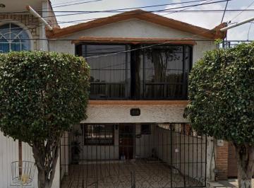 Casa de 3 habitaciones, Tlalnepantla de Baz · Casa en Venta en Viveros de La Loma