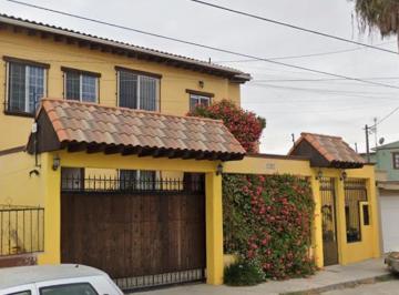 Casa de 4 habitaciones, Tijuana · ¡La Casa de Tus Sueños Se Encuentra Disponible! Hermoso Domicilio Ubicado en Tijuana B. C
