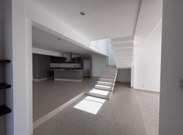Casa · 4 Recámaras · Casa - Fraccionamiento Hacienda Santa Fe